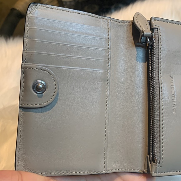 Burberry Chalk Pink Embossed Crest Leather Card Coin Wallet - Picture 8 of 17